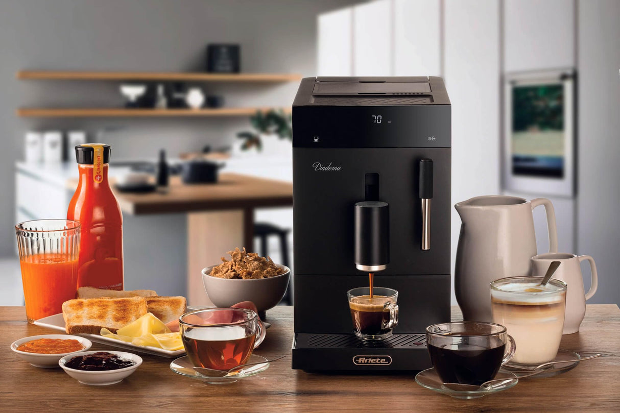 Ariete 1452 Diadema, cafetera automática, 1350W, 19 bar de presión, para café, americano y agua caliente, dispositivo capuchino, pantalla LED, dispensador ajustable, negro