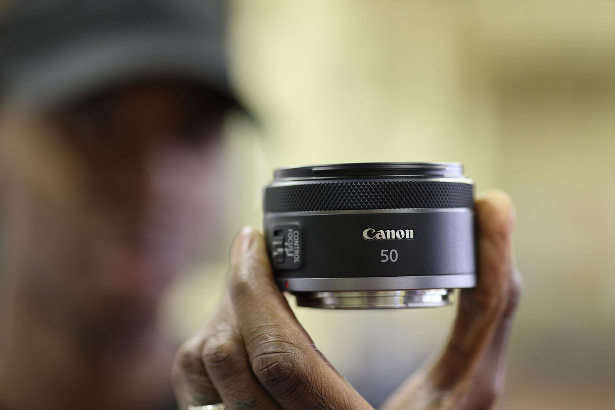 Canon Objetivo RF 50mm F1.8 STM - Lente estándar, para Retratos y Calle Incluso en Baja iluminación, Nítido, Ligero y Compacto, Enfoque silencioso, Montura RF Compatible con Sistema EOS R, Negro