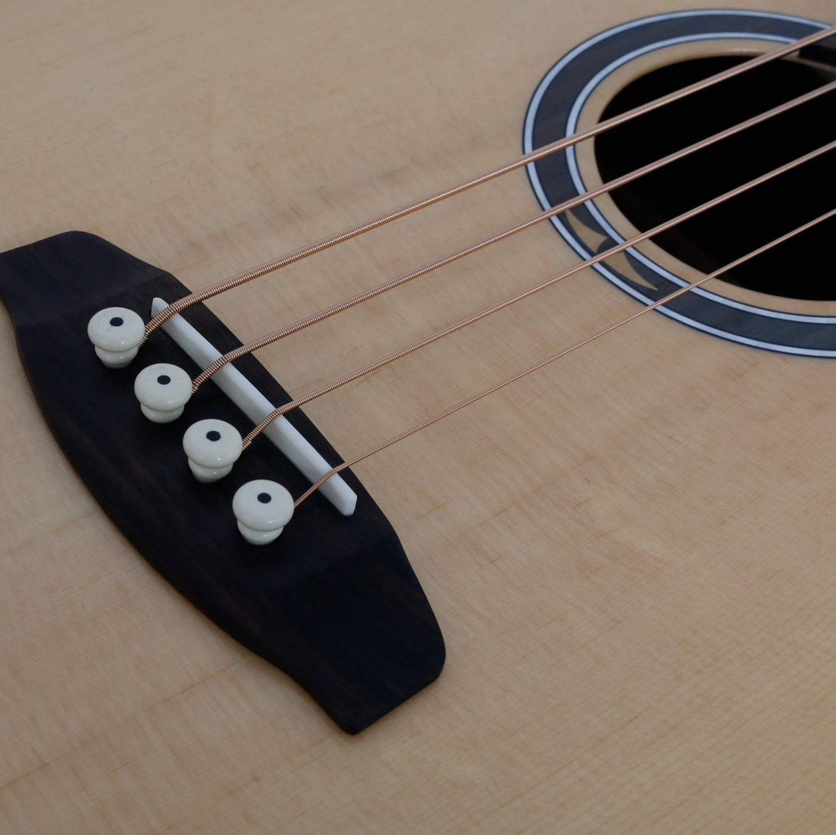 ORTEGA Acoustic Bass 4-String Deep Series 5 Tapa de abeto macizo Sapele D538-4