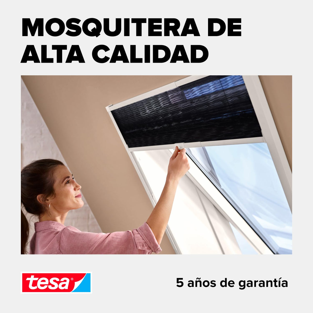 tesa® Cortina Mosquitera Plisada de Aluminio - Mosquitero Extensible para Claraboyas - Fácil Instalación sin Taladrar - Tecnología tesa Powerstrips® - Blanco