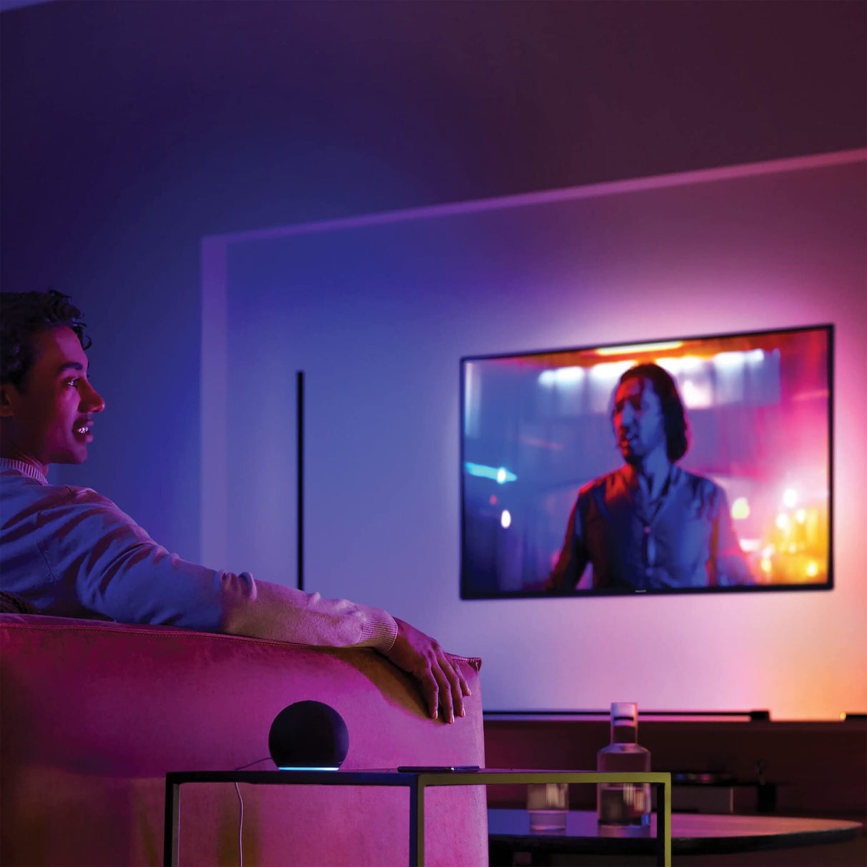 Philips Hue Signe Gradient– Lámpara inteligente, Lámpara de Pie LED Inteligente, Luz Blanca y de Luces de Colores, sistema de iluminación con tira led Compatible con Alexa y Google Home, Color Blanco