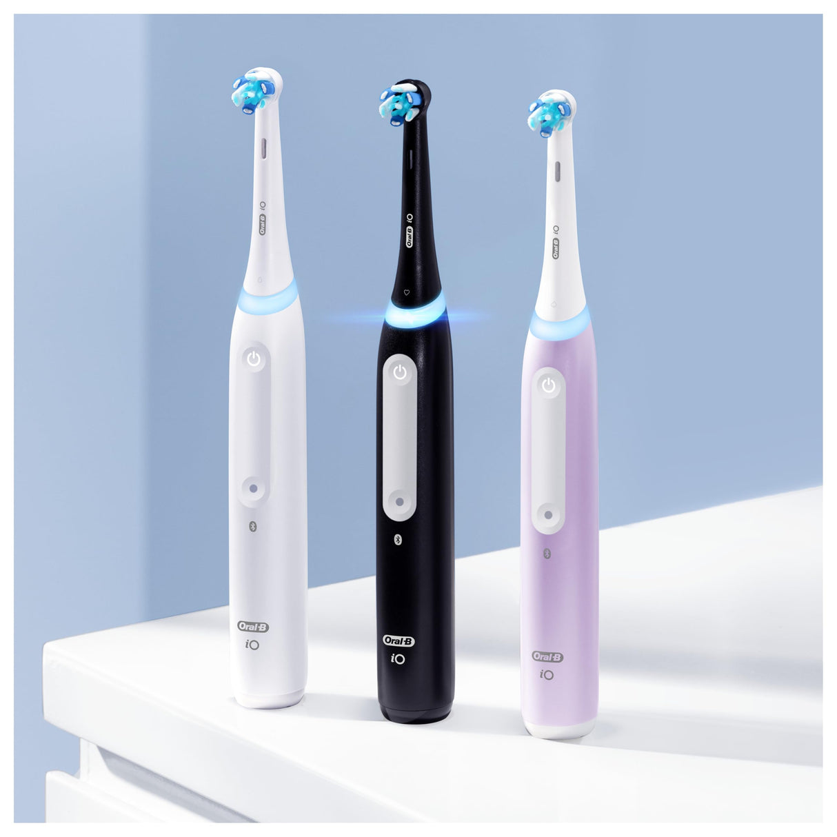 Oral-B iO 4N Cepillo de Dientes Eléctrico con 1 Cabezal y 1 Estuche de Viaje, Diseñado por Braun, Regalos Orginales - Blanco