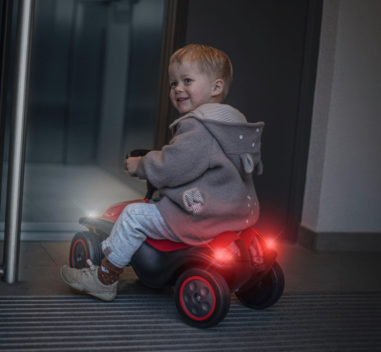 BIG Spielwarenfabrik 56238 Big Bobby Car Next 2.0 Rojo