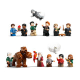 LEGO Harry Potter Castillo de Hogwarts: Torre Central - Castillo de Juguete con Cuarto de Llaves Voladoras y Ajedrez Mágico - 12 Minifiguras - Regalo para Niñas y Niños de 10+ Años 76454