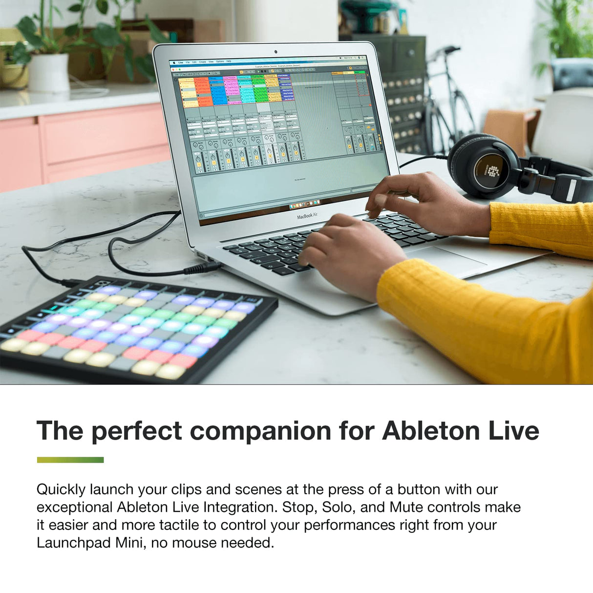Novation Launchpad Mini [MK3] — Panel portátil MIDI con 64 almohadillas, panel controlador con USB para actuaciones de Ableton Live y Logic Pro