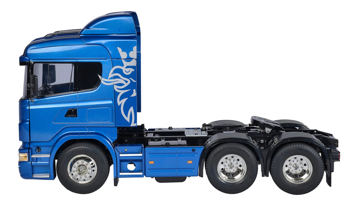 Tamiya 56327 1:14 RC Scania R620 6x4 Highl.Pintado de Azul - Paquete de camión con Mando a Distancia (FS Reflex Stick II 2.4 GHz 6CH), camión RC, camión teledirigido, modelismo, Kit, camión