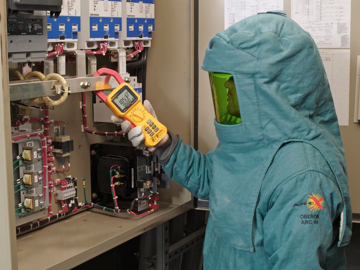 Pinza Amperimétrica TRMS 2000 A, CA/CC 1000V, frecuencia e impedancia