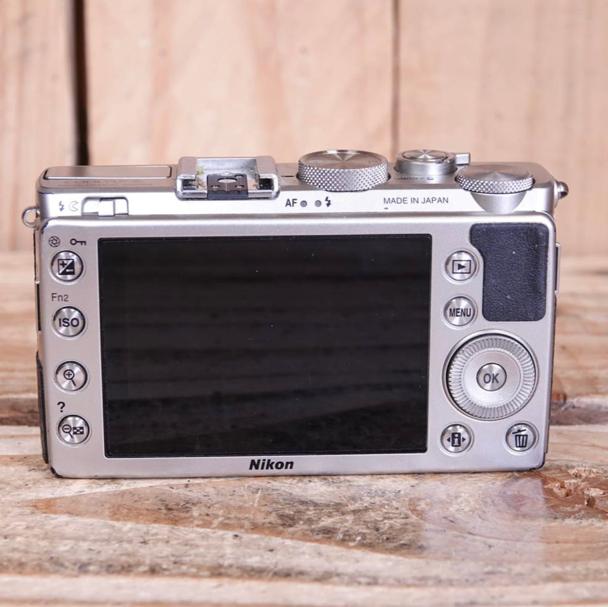 Nikon Coolpix A - Cámara Digital compacta de 16.2 MP (Pantalla 3", Full HD, Gran Angular 28mm), Color Plateado