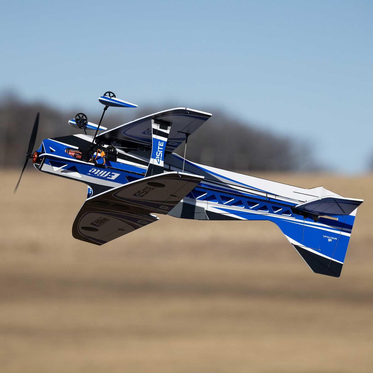 E-Flite 4 sitios Flat Foamy 800 mm Bind N Fly, AS3X, Safe Select estabilización, avión teledirigido para Acrobacias aéreas agresivas y lentas para Interiores y Exteriores