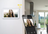 Vimar K42946 Kit de videoportero smart con 2 videoporteros Wi-Fi con pantalla táctil, placa audio/vídeo con lector RFID, alimentadores con clavijas intercambiables, distribuidor bus
