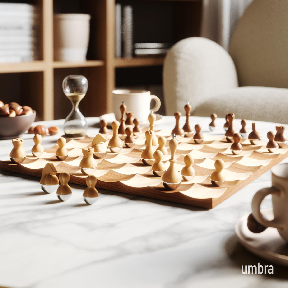 Umbra Wobble Juego de ajedrez de madera, Nogal