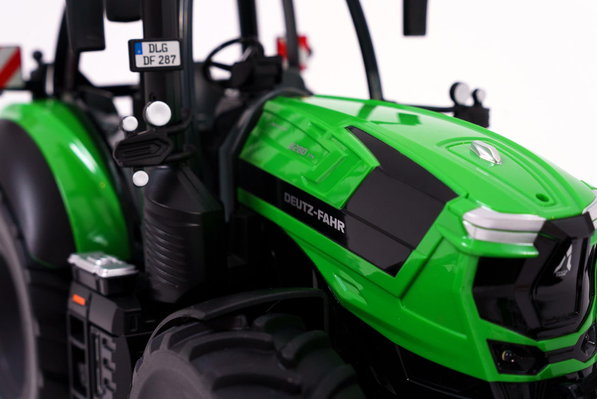 Carson 1:16 Tractor Deutz 8280 TTV con Remolque 100% RTR - Tractor RC, vehículo teledirigido con luz y Sonido, Incluye Pilas y Mando a Distancia, Bulldog teledirigido