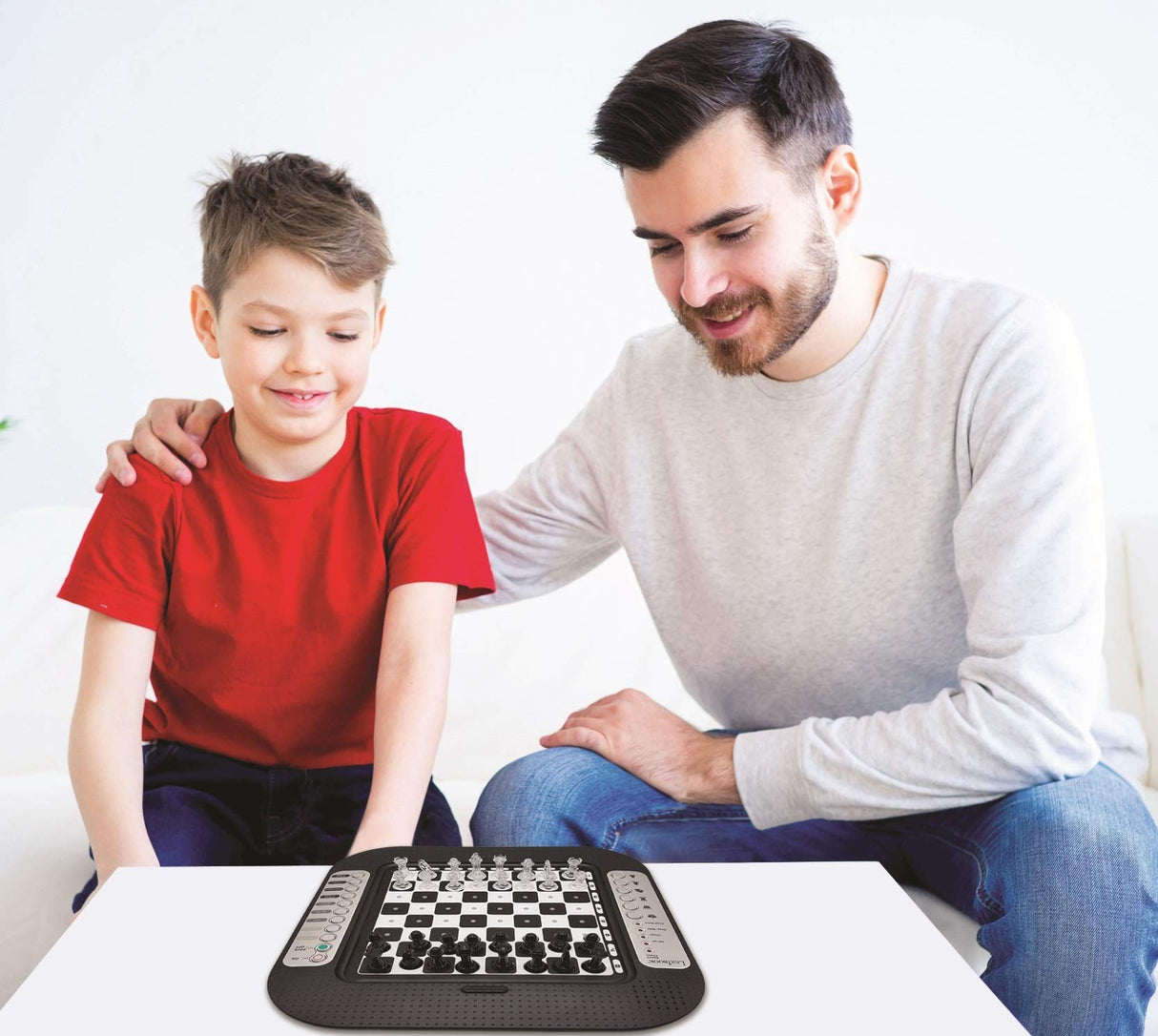 Lexibook, Chessman FX Juego de Ajedrez Electrónico con Teclado Táctil y Efectos de Luz y Sonido 32 Piezas 64 Niveles de Dificultad, Negro/Plateado, CG1335