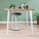 Leitz Ergo Taburete Ergonómico con Acolchado Doble, Altura Ajustable 47 a 64cm para Trabajo Sentado, Cubierta Fabricada con un 100% de Material Reciclado Post-Consumo, Gama Ergo, Gris Claro, 65440085