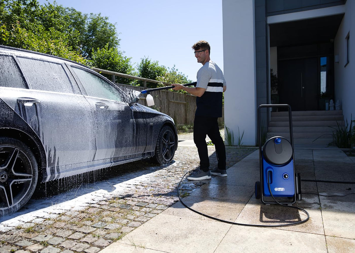 Nilfisk Hidrolimpiadora de Alta Presión Core 140 Bares con PowerControl - Limpiadora para Jardín, Patios y Coches (1800 W)