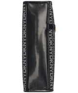 DKNY Avril Small Satchel Crossbody, 100% PVC con Forro De La PU Mujeres, Logotipo Negro y Negro
