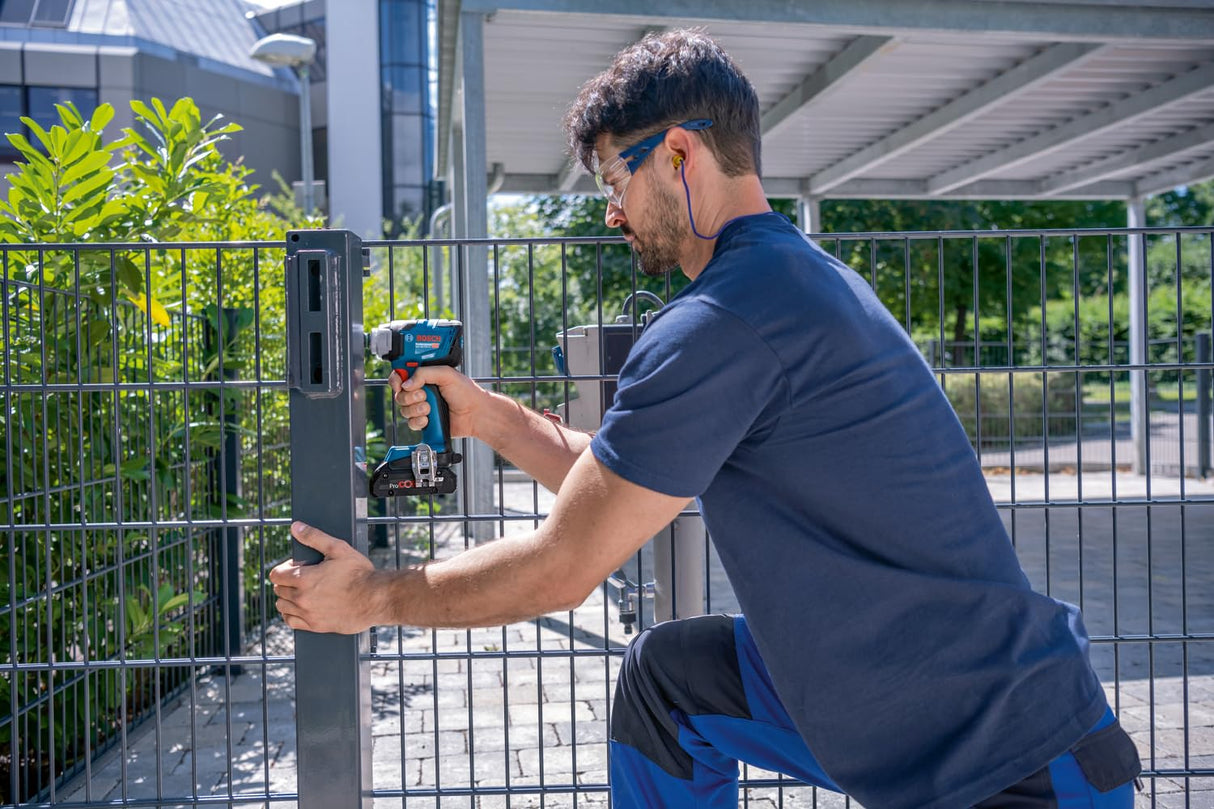 Bosch Professional 18V System atornillador de impacto a batería GDS 18V-330 HC(par apriete 330 Nm y par arranque 560 Nm,2 bat ProCORE de 4,0Ah, cargador,1 módulo Bluetooth,L-BOXX)