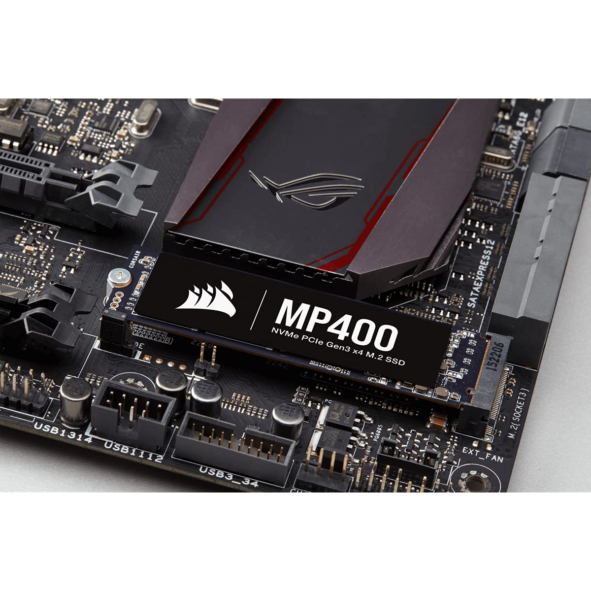 Corsair MP400 8TB Gen3 PCIe x4 NVMe M.2 SSD (Velocidades de Lectura Secuencial de hasta 3.400 MB/s y de Escritura Secuencial de 3.000 MB/s, 3D QLC NAND de Alta Densidad) Negro