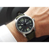 Citizen Reloj Analógico para Hombres de Eco-Drive con Correa en Tejido