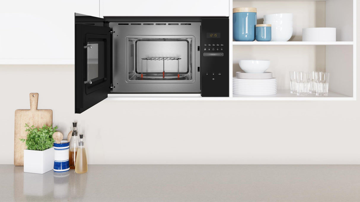 Balay 3CG5172N2 - Microondas, electrónico, Encastrable sin marco, 38 cm, 20 l, 5 F, Aqualisis, Ap. lateral izquierda, 8 recetas, Plato giratorio 25.5 cm, Con grill, Cristal Negro