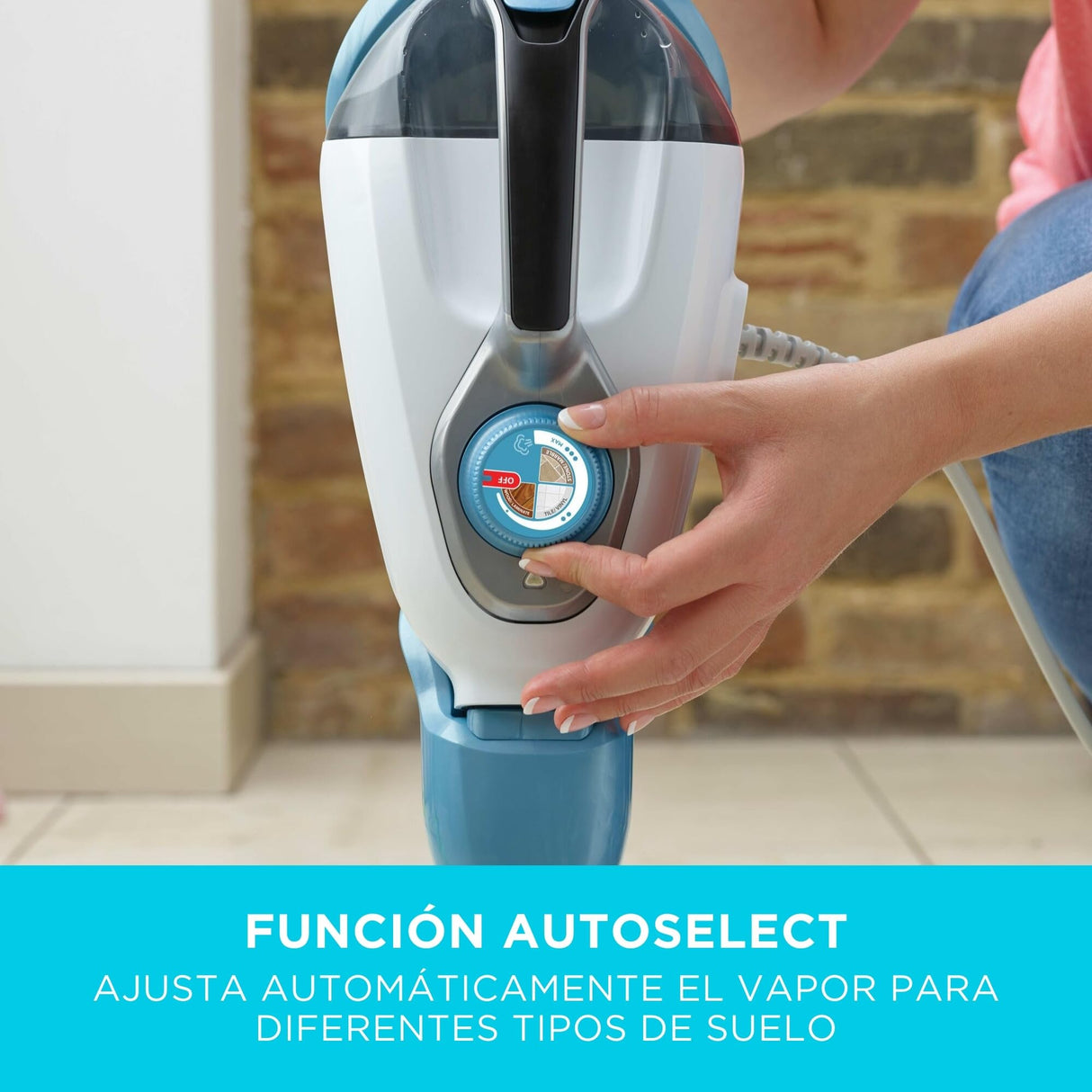 BLACK+DECKER Mopa a Vapor con Cable 1300W 12 Accesorios, Blanco/Azul Cielo, FSMH1321JSM-QS