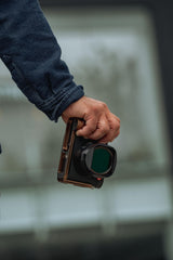 PolarPro - MagFlip Hood - Capucha magnética abatible para Acceso a filtros - 28mm + 43mm - Leica Q3 - Negro