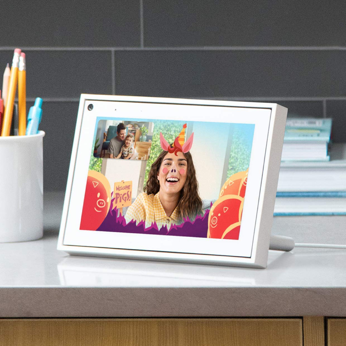 Portal Mini White 8" from Facebook. Smart, Hands-Free Video Calling with Alexa Built-in [Importación inglesa]