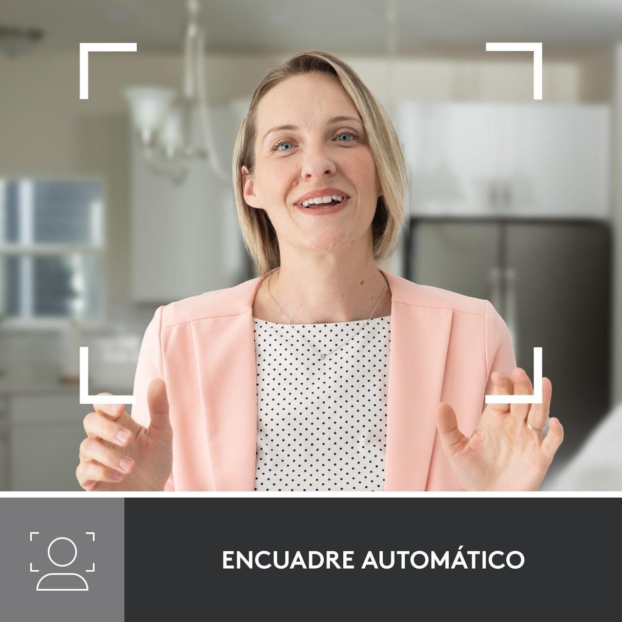Logitech Brio 500 HD Webcam Ajuste Luz, Modo Visualización, Mics Duales con Reducción Ruido, Cubierta Privacidad Cámara Web, Admite MS Teams, Google Meet, Zoom, Cable USB-C, Webcam Streaming - Rosa