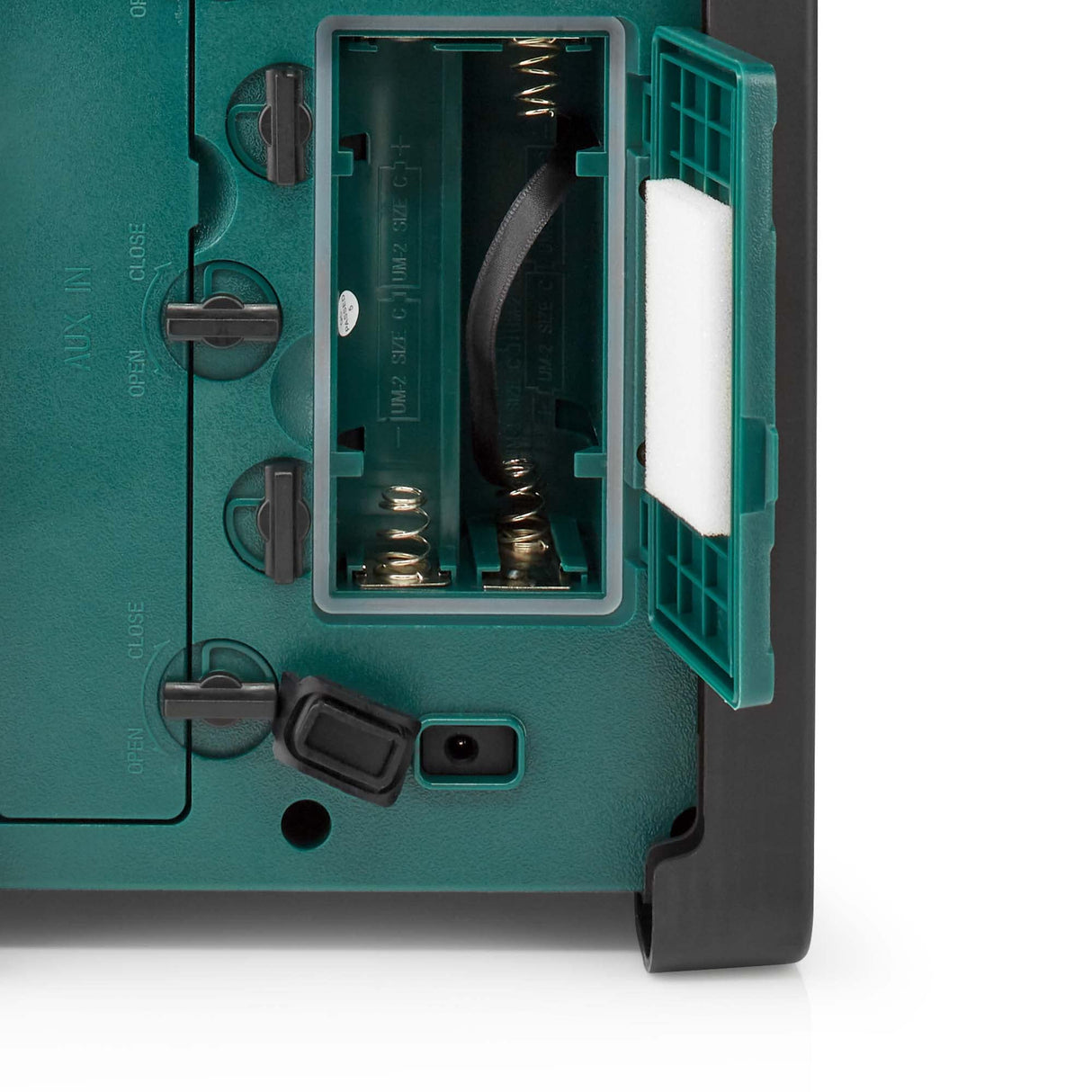 Nedis Dab + Radio | Mesa de ejecución | Dab+ / FM | 2.2" | Monitor Blanco | Funciona con Pilas/Fuente de alimentación de Red | Digital | 15 W | Bluetooth | Despertador | IP65 | Asa de Transporte |