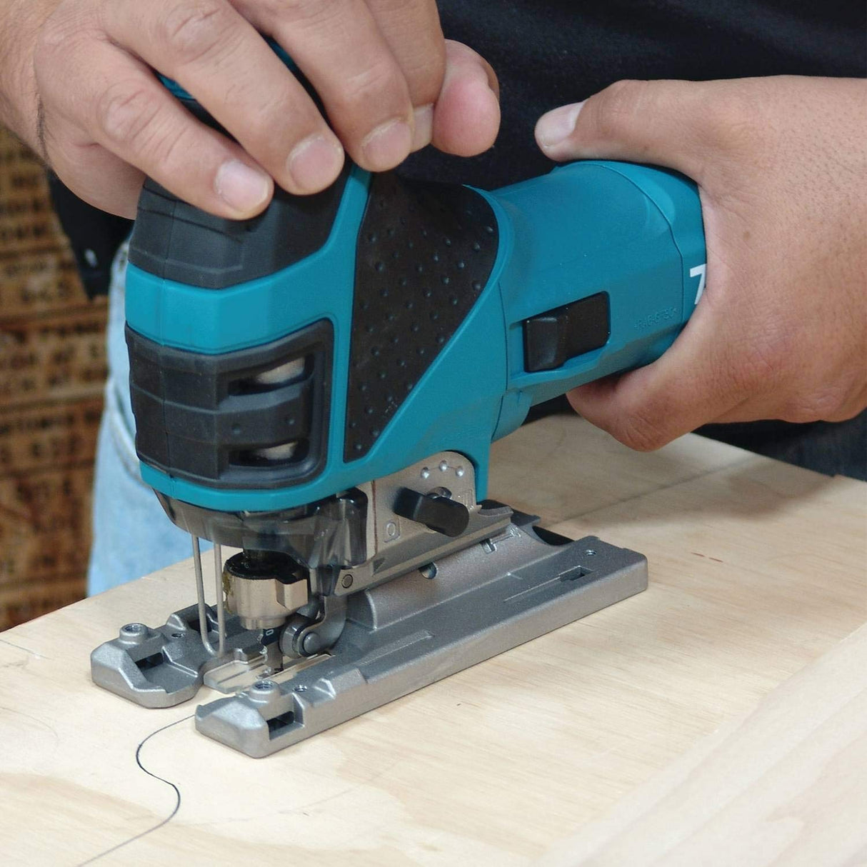 Makita 4351FCT - Sierra De Calar 720W Con Luz