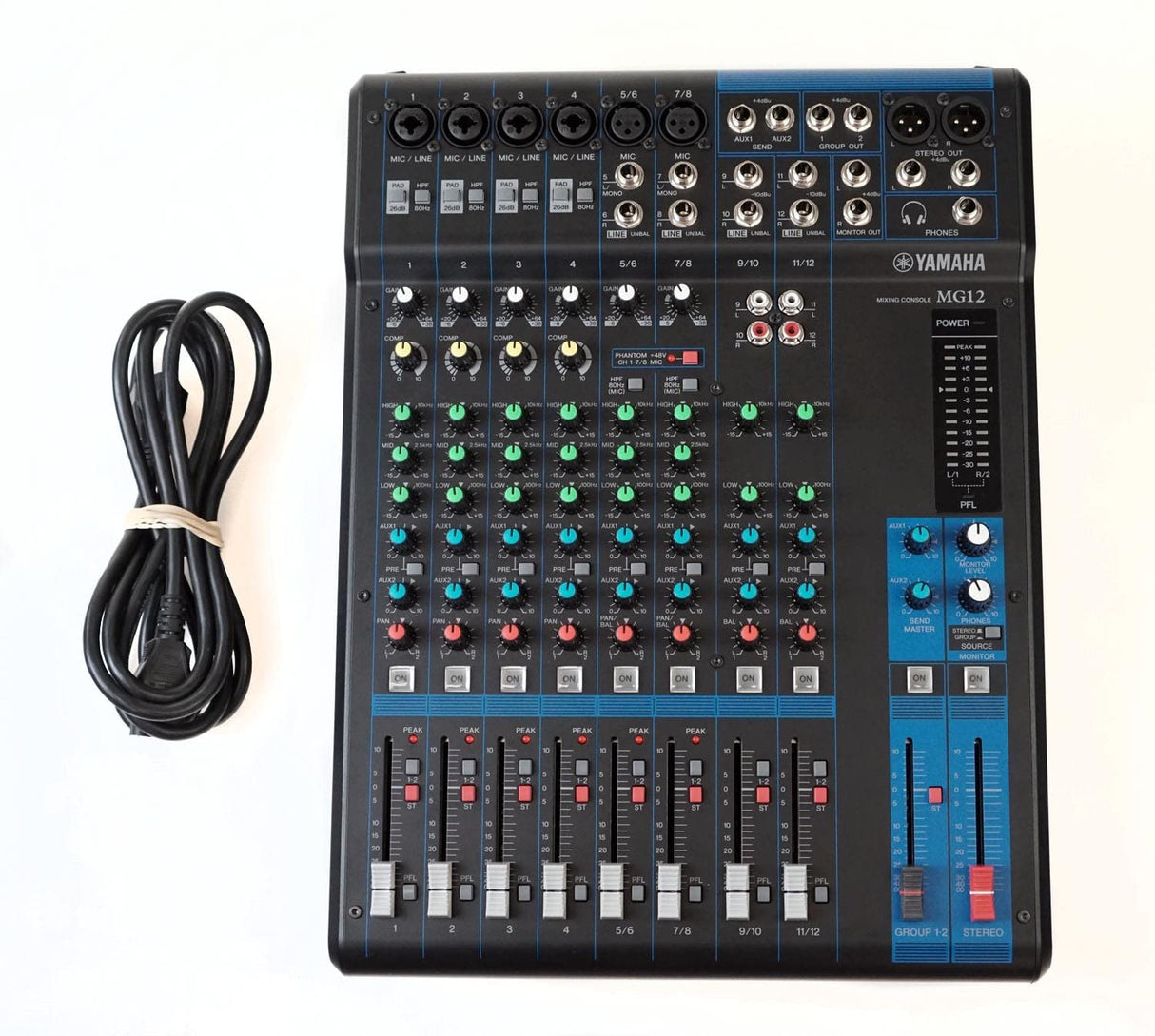 Yamaha MG12 Mezclador compacto de 12 canales y preamplificadores de micro D-PRE
