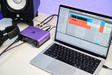 Apogee - Boom - Interface de audio USB para músicos, podcasters y steramers, frecuencia de muestreo de 24 bits/192 kHz, hardware DSP, salida de auriculares y software Ableton Live Lite