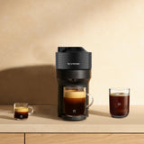 Nespresso De'Longhi Vertuo Pop ENV90.B, Máquina de Café de Cápsulas + Aeroccino Incluido, 4 Tamaños de Taza, Tecnología de Centrifugación, Set de Bienvenida Incluido, 1260W, Negro Regaliz