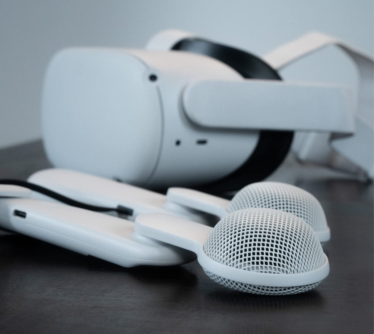 Logitech Chorus VR - Auriculares Todoterreno para Meta Quest 2, diseñados para Juegos y Fitness de Realidad Virtual, Ligeros, Audio inmersivo al Aire Libre, Giro para silenciar, Paso USB-C, Color