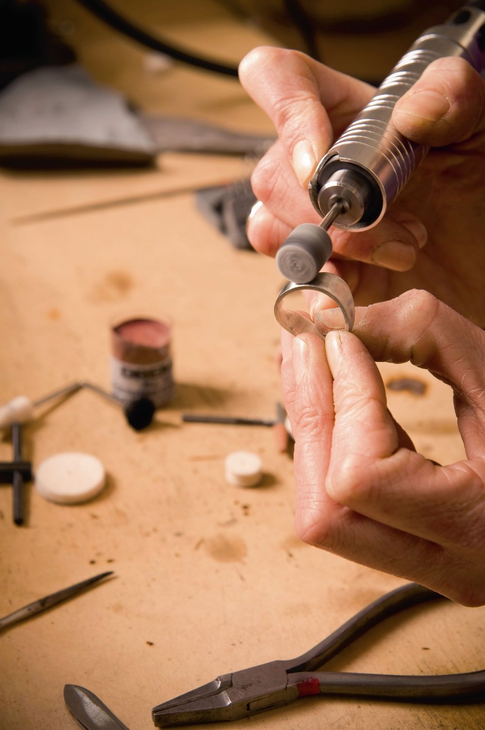 Dremel 9100 Fortiflex Heavy Duty Flexible Shaft - Multiherramienta especializada con motor de 300W, eje flexible y pedal