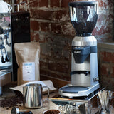 GRAEF Molinillo de café CM900, 40 niveles de molido, molido a demanda, dosificación automática, depósito de 350 g, función programable, recipiente extraíble, color plateado