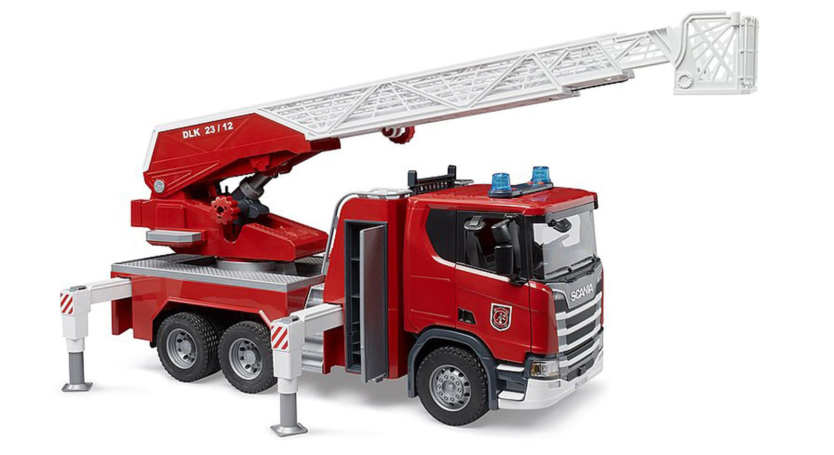 bruder 03591 - Scania Super 560R Camión de bomberos con escalera giratoria, bomba de agua, módulo de luz y sonido - 1:16 Vehículos, Camión de bomberos, Juguetes a partir de 4 años