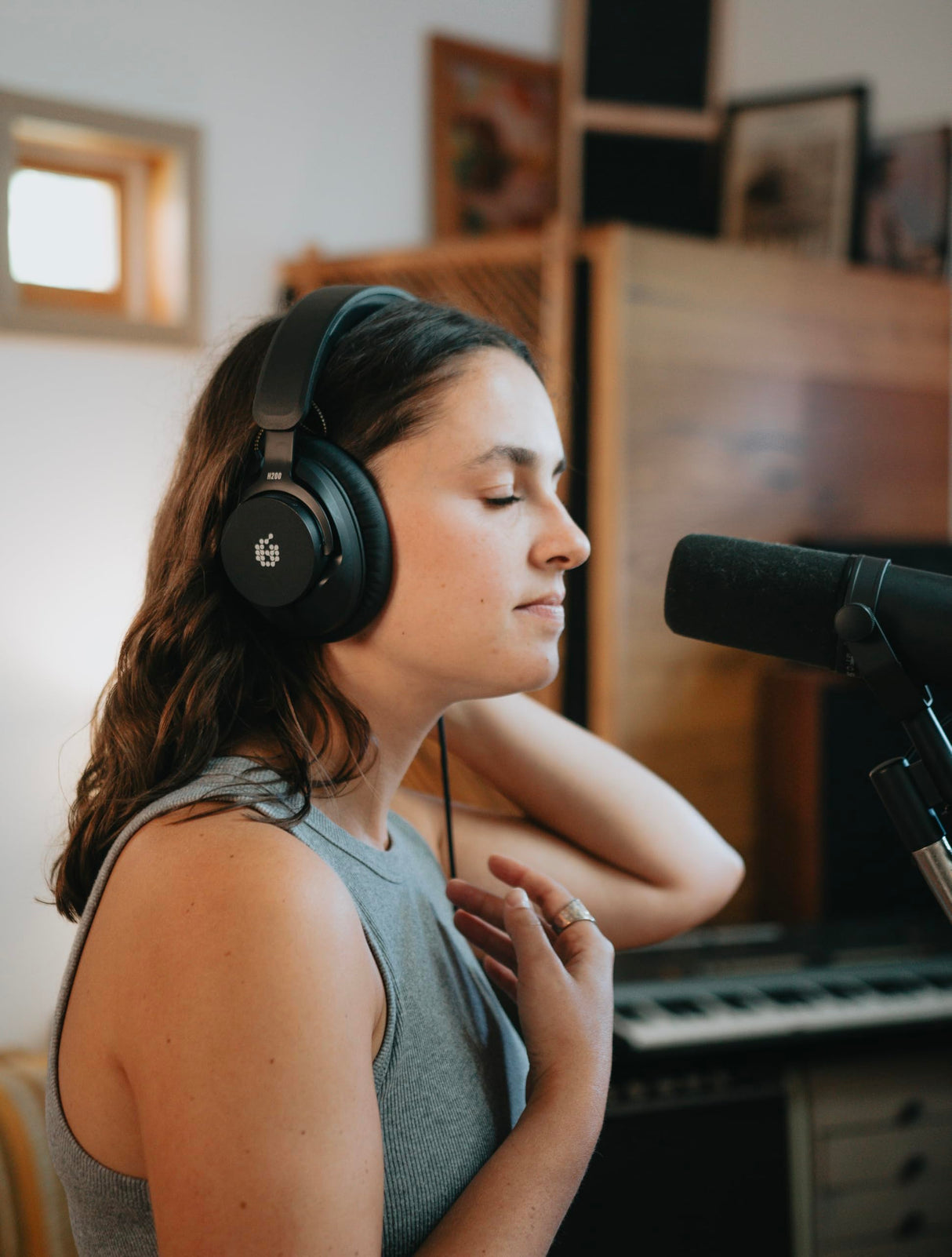 ADAM Audio Auriculares de Estudio Cerrados H200 con Software de optimización y espacialización Incluido