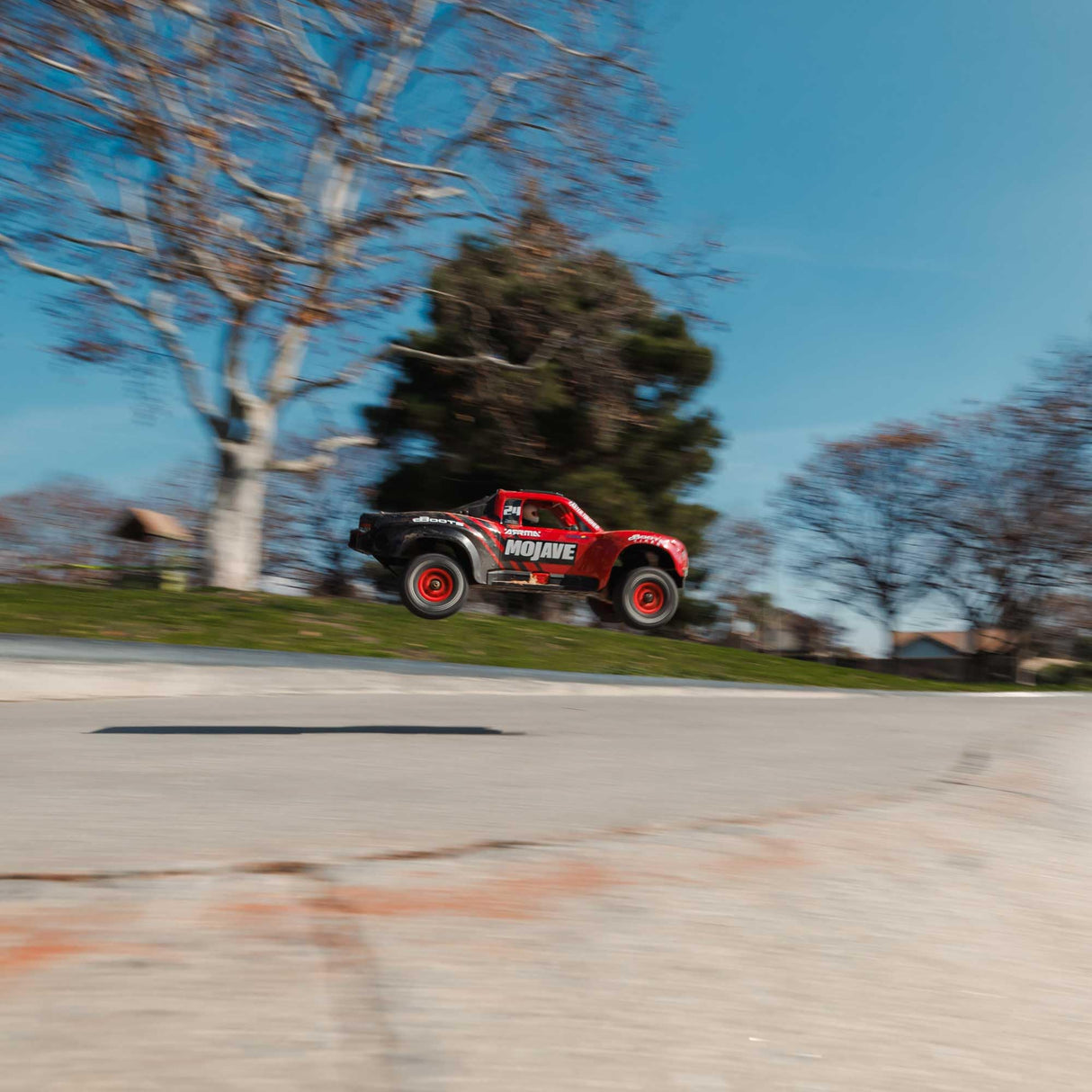 ARRMA- Mojave Grom Coche controlado por Radio, Color Rojo, 1/18 (Horizon Hobby ARA2104T1)