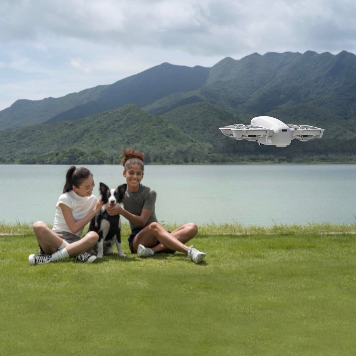 DJI Neo, dron mini con cámara 4K UHD para adultos, 135 g dron que vuela siguiéndote, despega desde la mano, seguimiento de objetivos, QuickShots, vídeo estabilizado (sin control remoto)