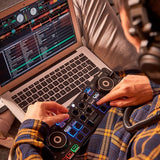 Hercules DJControl Starlight - Controladora DJ USB portatil de 2 pistas y 8 Pads, software Serato DJ Lite, para PC y MAC