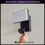 Philips Hue Secure - Cámara de Vídeo Vigilancia con Foco LED, resolución 1080p, Ideal para Exterior, fácil instalación, Audio bidireccional, Funciona con App