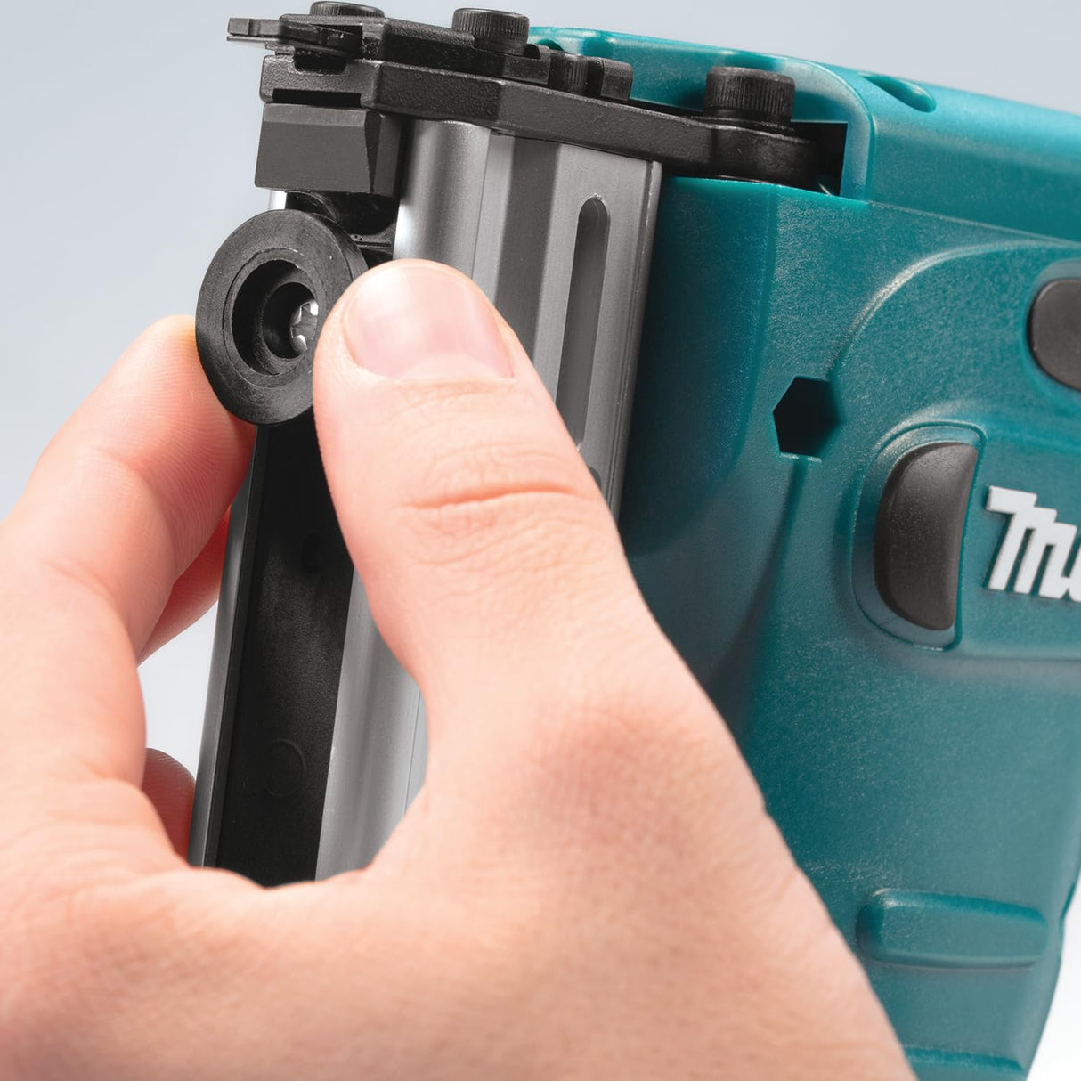 Makita - Grapadora 18v li-ion 6-22mm