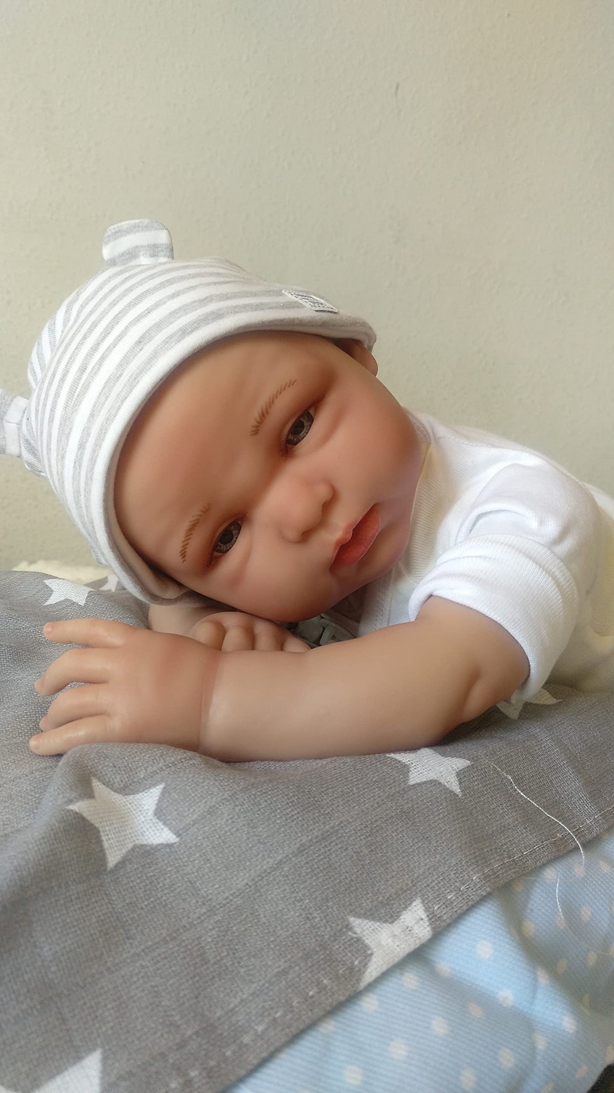 Muñeco Reborn Teo,Reborn DE Vinilo DE Silicona DE 52CM Y 2,3KG.Modelos EXCLUSIVOS,con Certificado de utenticidad,Vestido Y con COMPLEMENTOS DE UN Bebe Real.