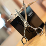 Termix CK23T Tijera Vaciado Profesional 5,5", 32 Dientes en V, Hojas Cóncavas, Aleación Acero Inoxidable, Mango Offset Ergonómico, Corte 25-30% de Volumen
