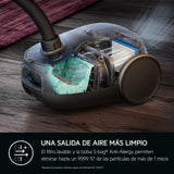 AEG AB61H6SW Aspiradora de Trineo con Bolsa, 850W de Potencia, 3,5L de Capacidad, Radio de acción 12m, Ruedas XL, Filtro Lavable, 3 cepillos + 3 Accesorios, 10 años garantía Motor, Blanco