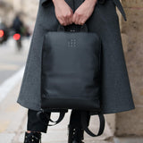 Moleskine Device Bag Colección Classic, Bolso Porta PC Vertical, Mochila Porta PC para Laptop, Notebook, iPad, Computadora hasta 15'', Dimensiones 29 x 39 x 6 cm, Color Negro