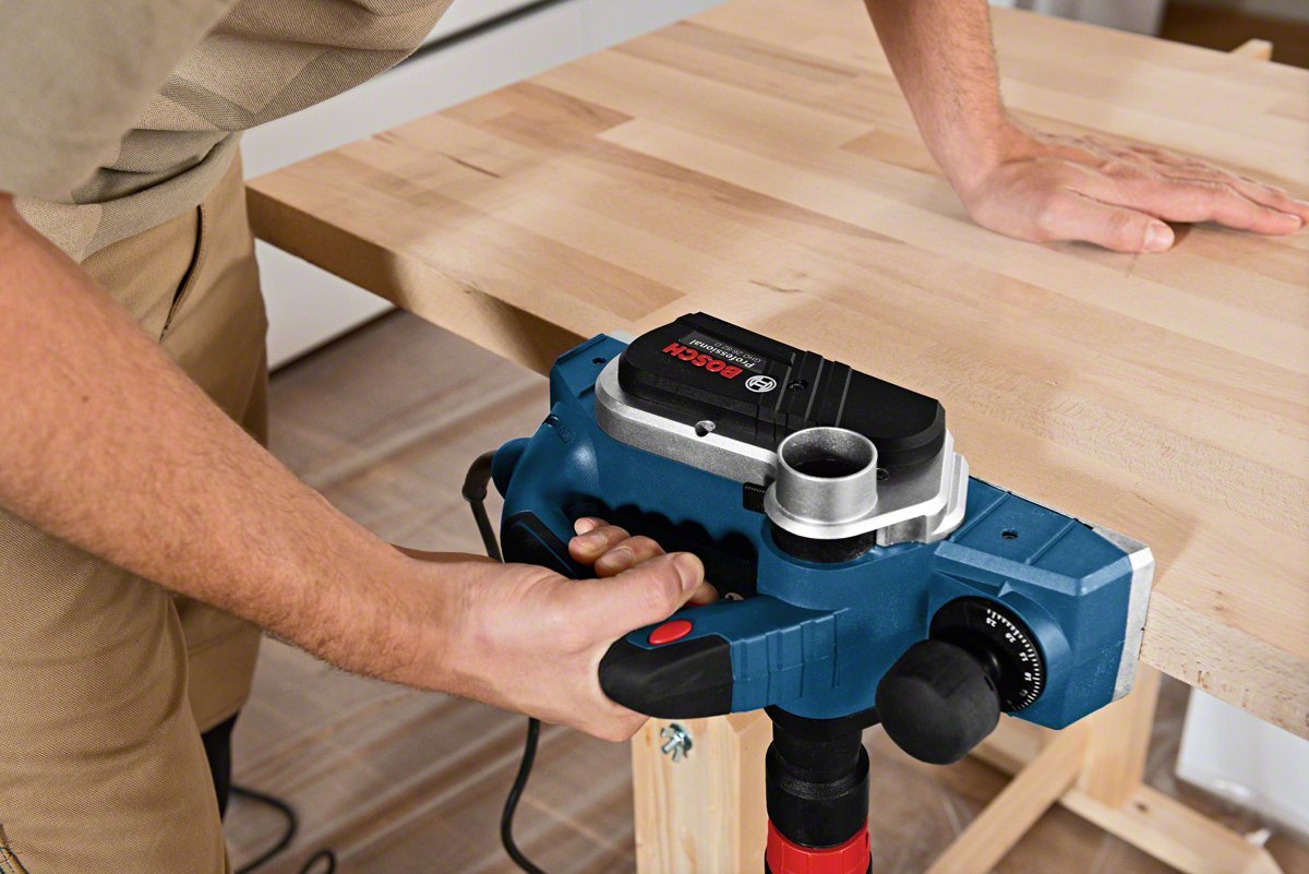 Bosch Professional GHO 26-82 D - Cepillo eléctrico (18000 rpm, profundidad hasta 2,6 mm, en maletín) [Clase de eficiencia energética A+]