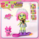 KOOKYLOOS Serie Holiday Yay! – Colección Completa Muñeca Sorpresa Coleccionable con Accesorios de Moda, Ropa, Zapatos y Juguetes con 3 Expresiones Divertidas. Incluye la colección Completa