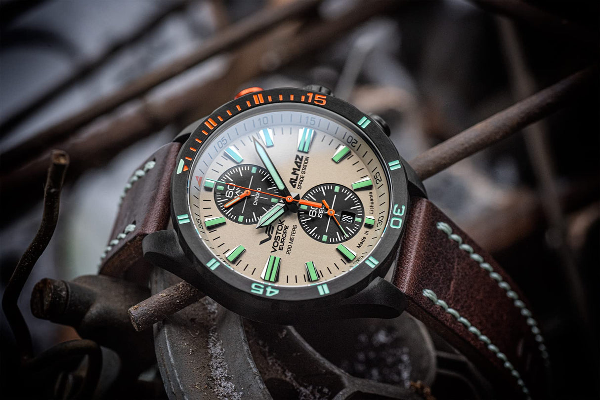 Vostok Europe Reloj Cronógrafo para Hombres de Cuarzo japonés 6S11-320C677